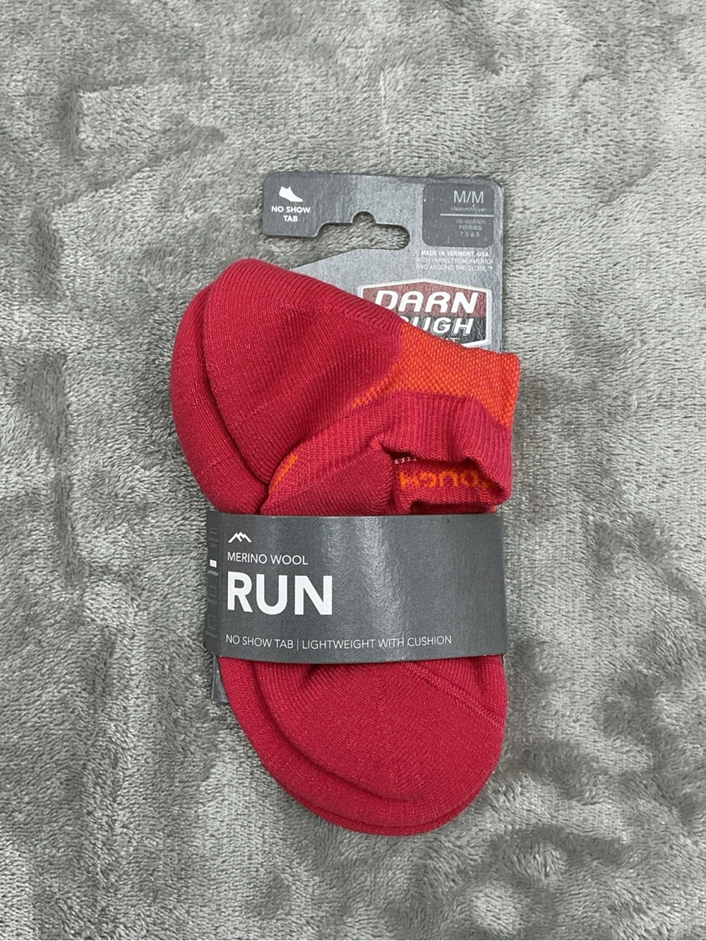Darn Tough No Show Tab Merino Wool Run Women’s Medium Style 1112 Raspberry NEW